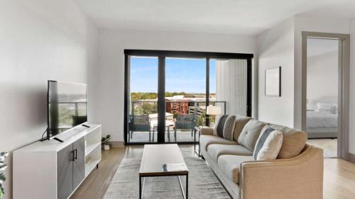Home Park Apartment | Luxury Apt in West Midtown