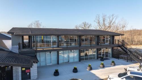 Lake Ozark Apartment | Luxury Apt on Bagnell Dam Blvd!