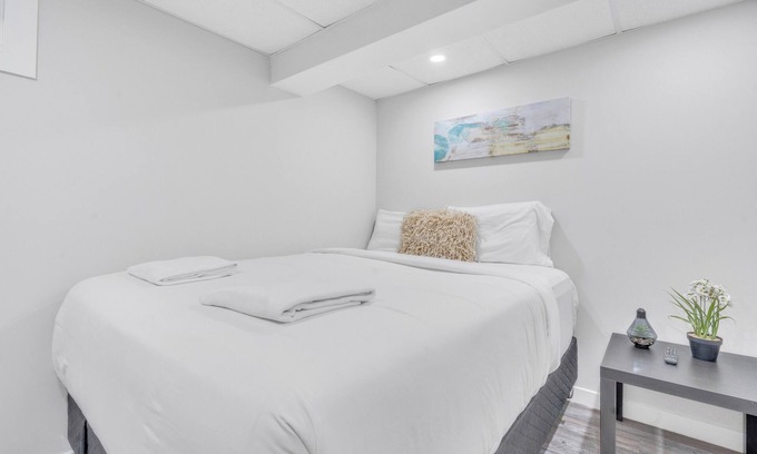 Winnipeg House | Luxury Basement Suite in Top Prime Location