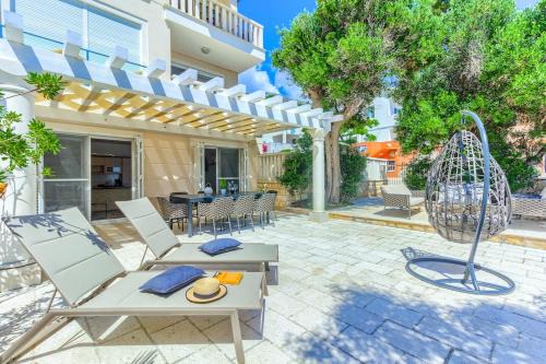 Ivan Dolac Apartment | Luxury Beach app P2 amazing location
