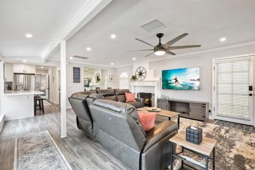 Carlsbad Village House | Luxury Beach Duplex, Sleeps 9, Dog-Friendly, AC, Fire Pit & Grill