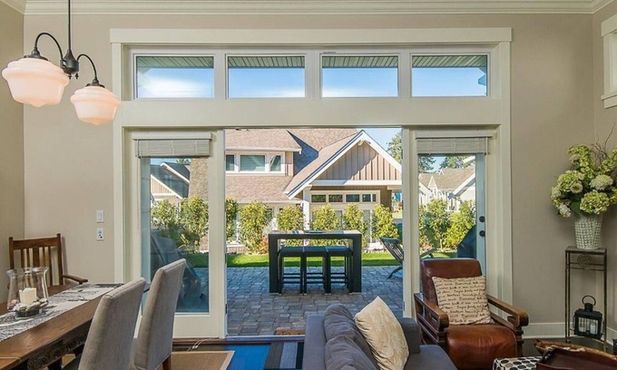 Regional District of Nanaimo House | Luxury Beach House 3 Bedroom Ocean View - Pool