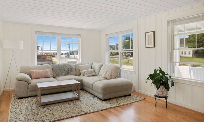 Scarborough House | Luxury Beach House Perfect for Fun Getaway!