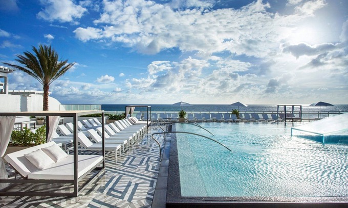 Central Beach Apartment | ⚓️LUXURY BEACHFRONT CONDO⚓️n W Hotel Residences- In House Arcade in Condo⚓️