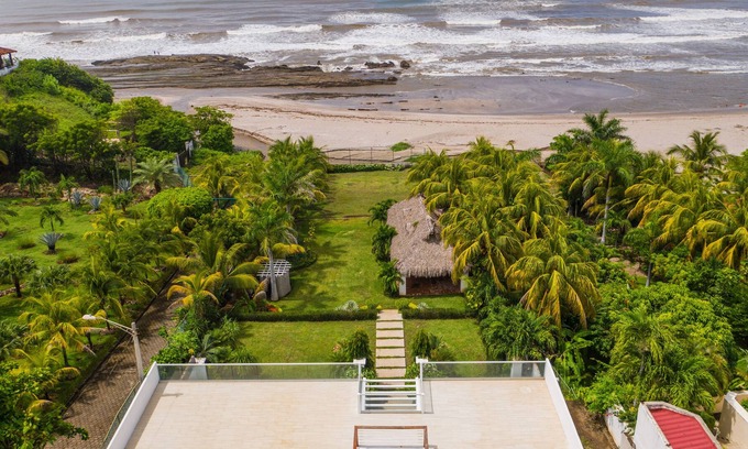 Pochomil House | Luxury Beachfront Villa, Pool, Staff, 7 Bedrooms!