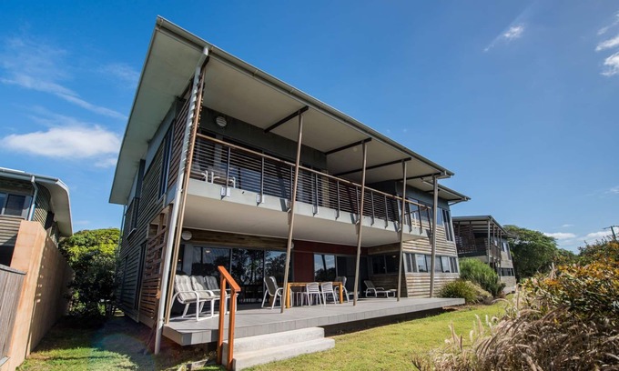 Point Lookout House | Luxury beachhouse with spectacular views over Frenchmans Beach.