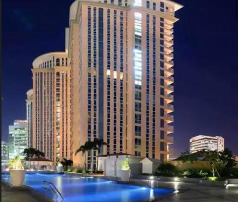 Pinagsama Apartment | Luxury BGC Condo in Taguig, McKinley - Covered Parking and WiFi FREE