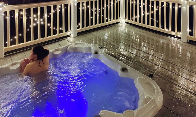 Dereham Ski Chalet | Luxury boutique style lodge perfect for couples.