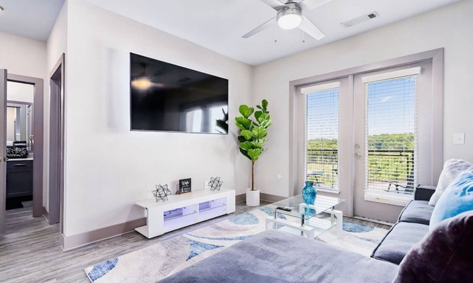 Lindridge-Martin Manor Apartment | Luxury Buckhead Apartment
