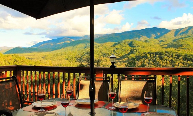 Gatlinburg - Pigeon Forge House | Luxury cabin, best views of Smokies! Chef's kitchen, seasonal pool, hot tub more