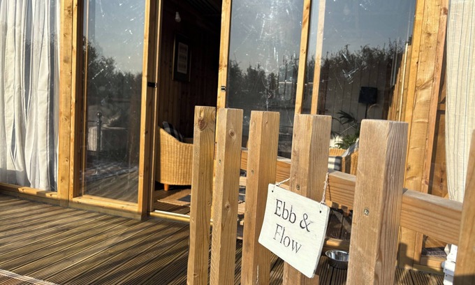Freathy RV Rental | Luxury Cabin Coastal Luxury: with Private Deck - Ebb & Flow Getaway