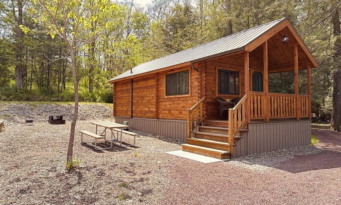 Grier City-Park Crest Cabin | Luxury Cabin - Located at Lakewood Park Campground Firepit/Fireplace/Private Bathroom/Lake access