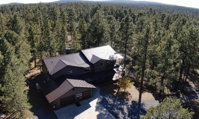 Show Low Cabin | LUXURY CABIN WITH AC- 6 BED 3 BATH VILLA IN THE WOODS ON 3 ACRES- SLEEPS 16