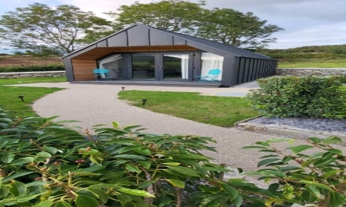 Newry Cabin | Luxury Cabin with Private Hot Tub 1