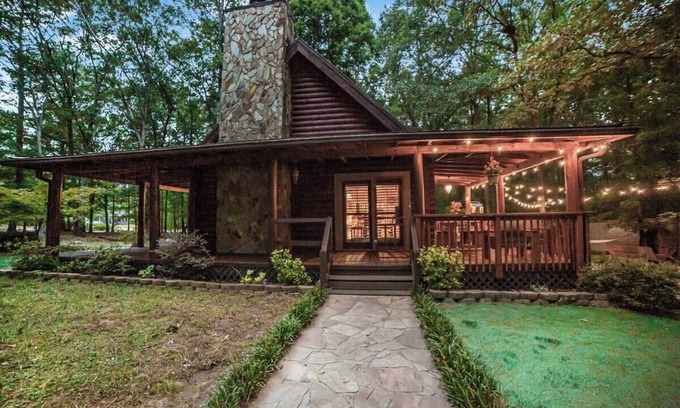 McDonough Cabin | Luxury Cabin With Sauna and Hot Tub