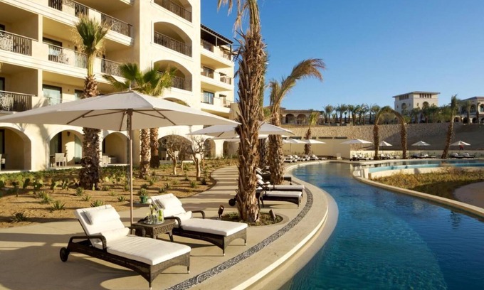 Los Cangrejos II y III Resort | Luxury Cabo Beach Resort