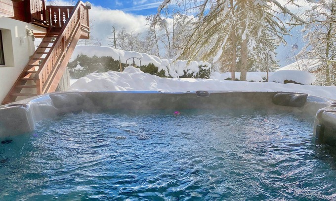 Villars-sur-Ollon Ski Chalet | LUXURY CHALET + HOT TUB + GARDEN - CENTRAL VILLARS