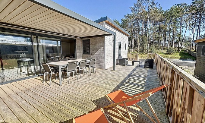 Jullouville Ski Chalet | Luxury Chalet - Heated Pool, WiFi, 6 Sleeps, Near Beach & Shops