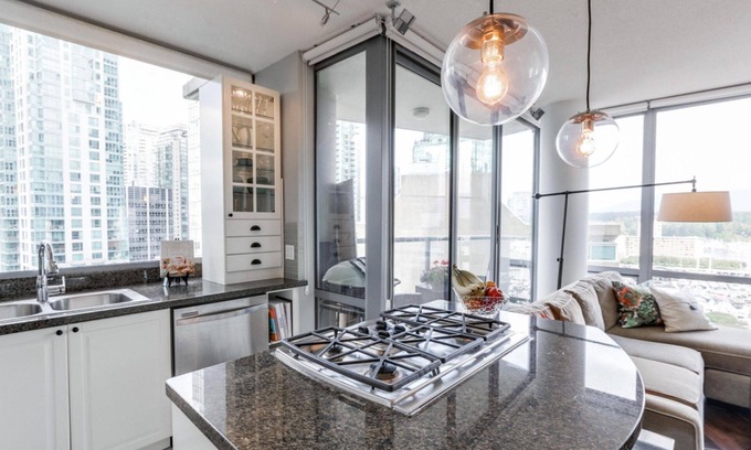 Coal Harbour Condo | Luxury Coal Harbour 2 bed 2 bath w/Stunning Views
