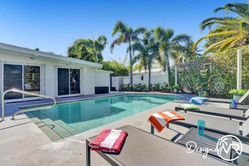 Pompano Beach House | Luxury Coastal Home Quiet Area w Pool Near Beach