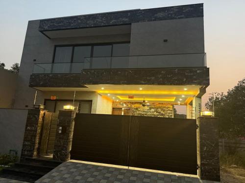 Lahore Villa | Luxury & comfort Space for stay