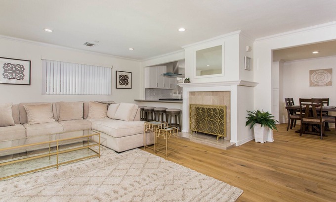 Warner Center House | Luxury, Completely Remodeled Home W/ Pool - 4BR / 3bath