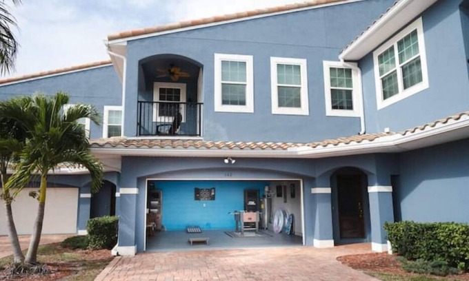 Ocean Side Village Condo | Luxury Condo by the Beach