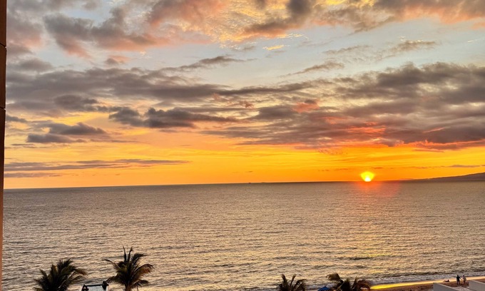 Las Glorias Apartment | Luxury Condo Harbor 171 Oceanfront in PV Hotel Zone