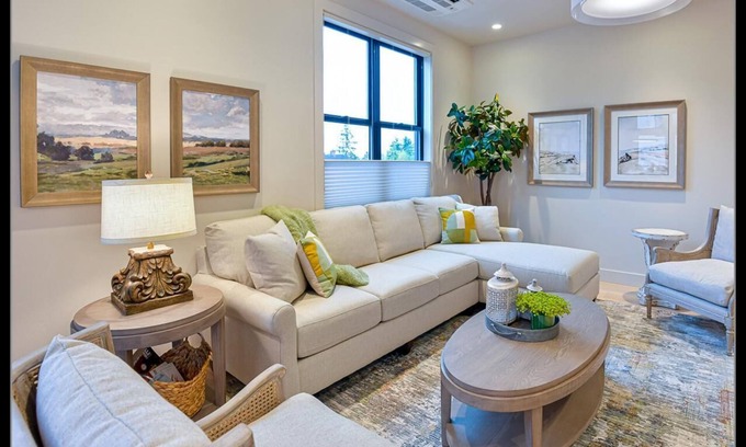Ashland Cabin | Luxury condo with king bedroom, two bathrooms, full kitchen.