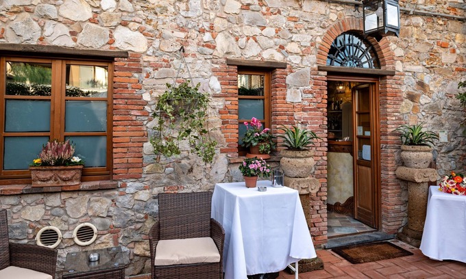 Lucca Historical Center House | Luxury Corte di Re Artu
