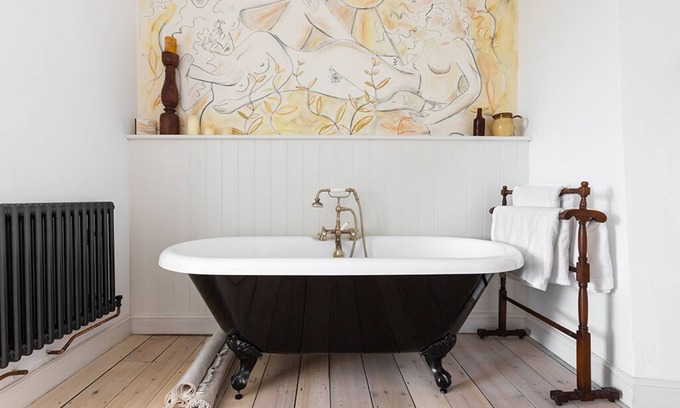 Inchbrook Cottage | Luxury Cotswold cottage with valley views and stylish interiors.