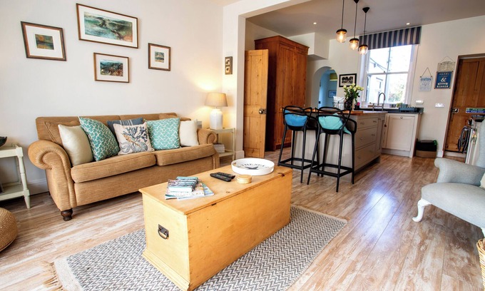 Runswick Bay House | Luxury Cottage 5 minute walk to Runswick Bay Beach