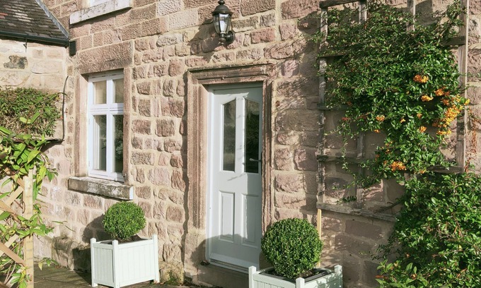 Wirksworth Cottage | Luxury Cottage with spectacular rural views, private garden, sunroom and terrace