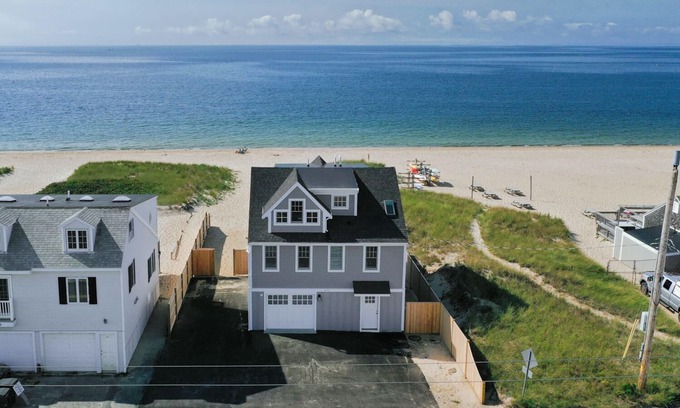 West Hyannisport House | Luxury Craigville Beach Oceanfront Rental