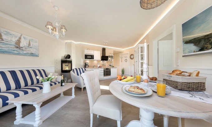 Zingst Apartment | Luxury vacation apartment right by the sea with sauna and fireplace.