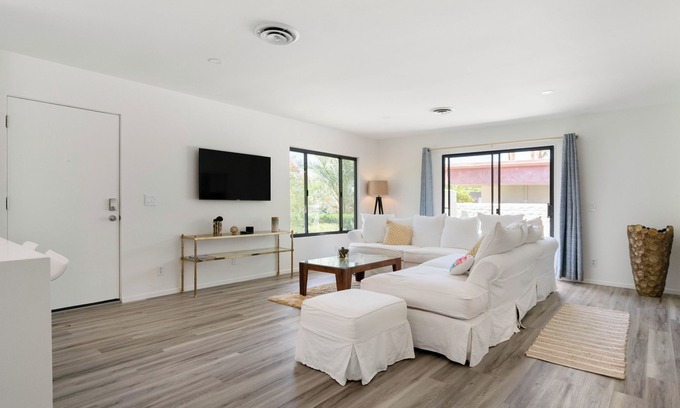 Deepwell Estates Condo | Luxury Deepwell Estate Escape