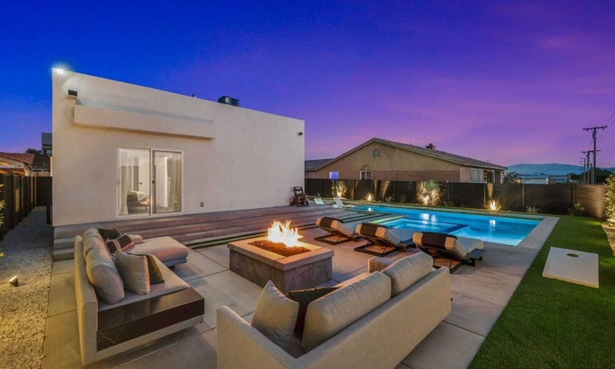 Desert Hot Springs House | Luxury Desert Retreat & Backyard Saltwater Oasis!