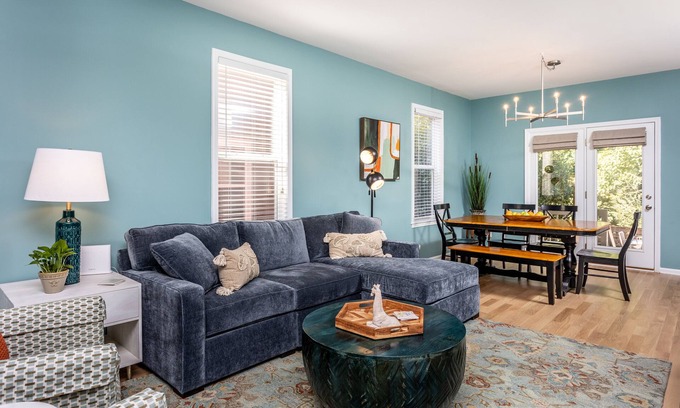 Downtown Cottage | Luxury Downtown Raleigh Guest Cottage in Historic District NEW