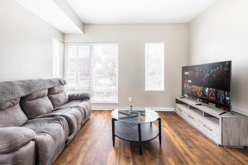 Downtown Cleveland Villa | Luxury Downtown Townhome Unit 14
