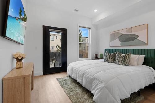 The Heights Apartment | Luxury Duplex in Hoboken 15Min to NYC, Fire Pit