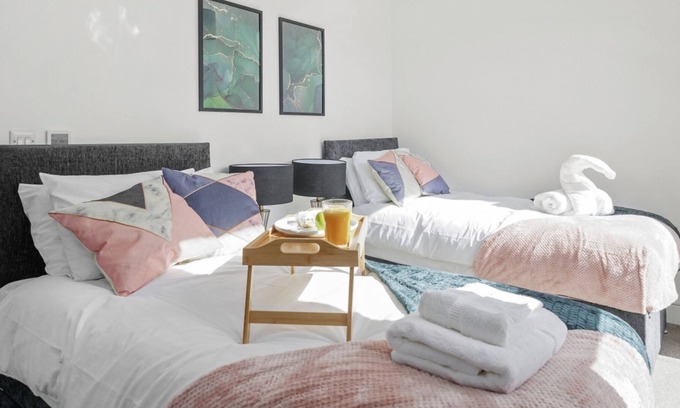 Stevenage Apartment | Luxury Eco Super King Apartment With Large Balcony
