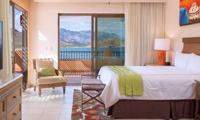 Loreto Apartment | Luxury Escape in Loreto with Stunning Views