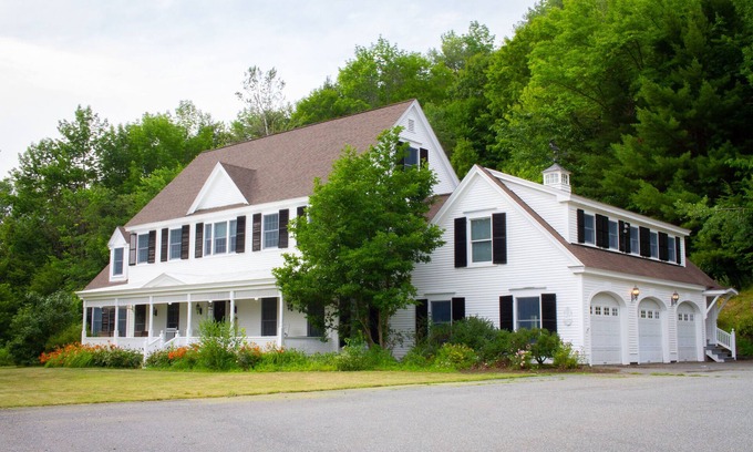 Woodstock House | 🌺Luxury Estate🌳 25 Gorgeous Acres of Privacy 🌳Family Getaway🌳Swimming Pond🌺
