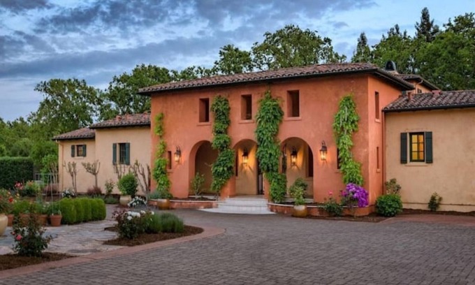 Kenwood Villa | Luxury Executive or Vacation Rental in Kenwood