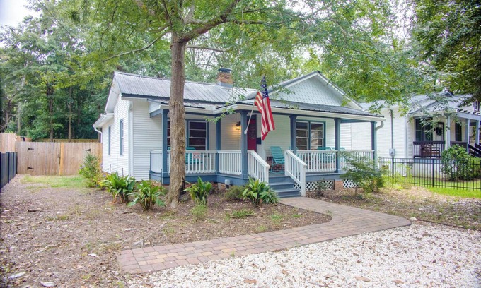 Aiken Cottage | Luxury Experience at The Peanut!