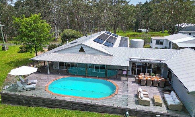 Little Forest Other | Luxury farm stay, near Mollymook sleeps 14. Pet friendly.