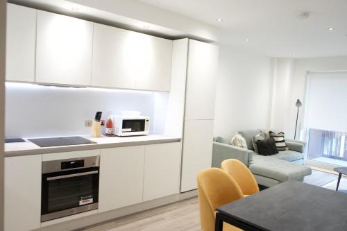 Royal Docks Apartment | Luxury flat in Royal Wharf