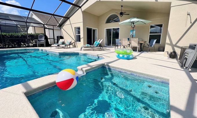 Highgate Park Villa | Luxury Florida villa close to Disney with SOUTH FACING private pool/spa
