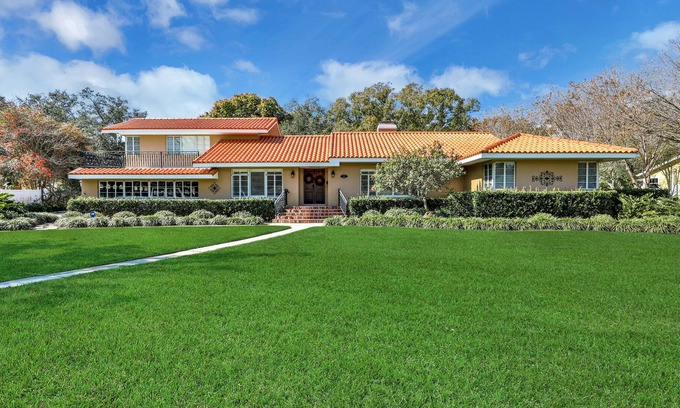 River District House | Luxury Garden estate near Manatee river in historic area!