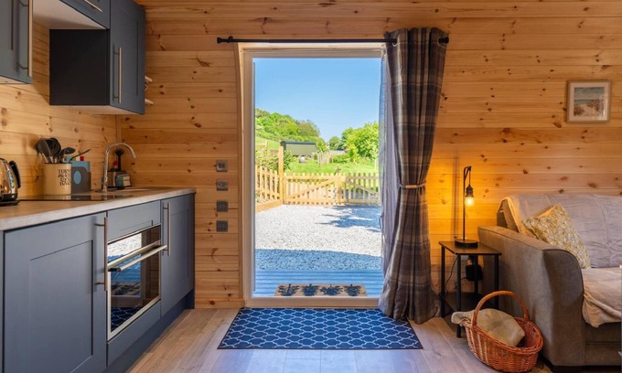 Georgeham Cabin | Luxury glamping pod near Croyde